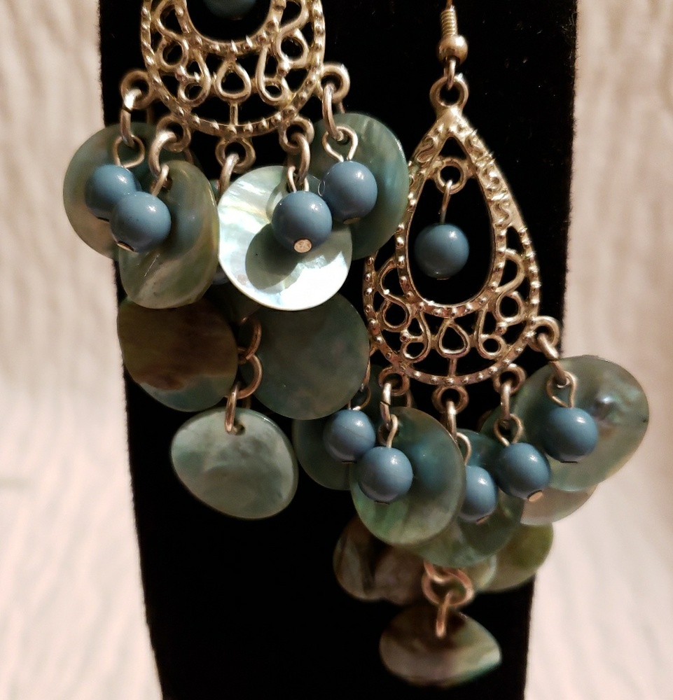 Earings - Picture 3 of 4